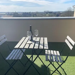 Avec Terrasse Proche De La Apartment